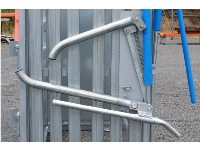 Heavy Duty Cattle Headbails & Headlocks for Safe Livestock Handling | RPM Rural photo 1