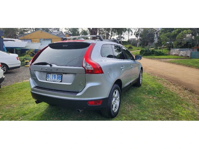 Volvo XC60 AWD D5 2009 photo 1