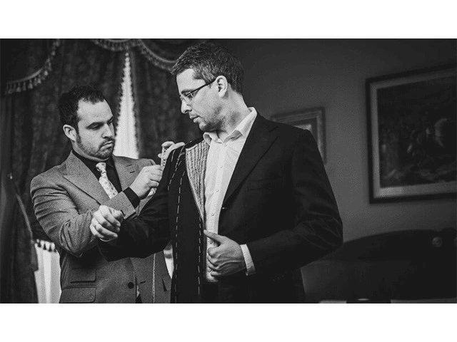 Why Do People Choose Bespoke Suits? photo 1