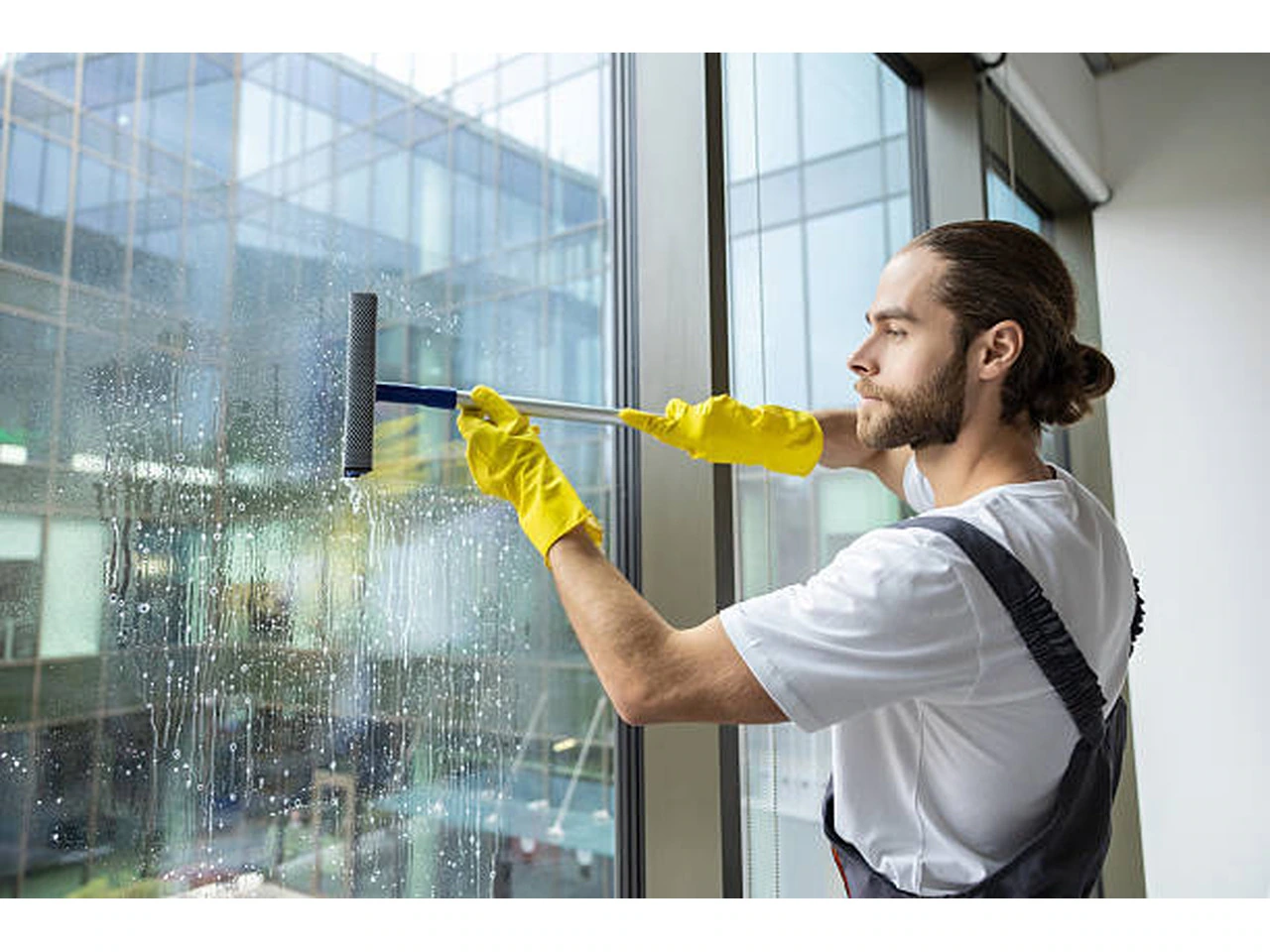 Bring Back the Shine with Expert Window Cleaning in Middle Park photo 1