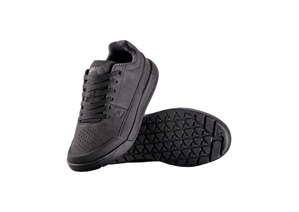 Mountain Biking Shoes: Clip-In or Flat Pedal Compatible? photo 1