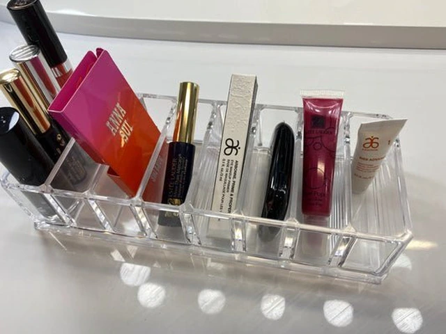 Keep Your Cosmetics Sorted with an Acrylic Drawer Organiser photo 1