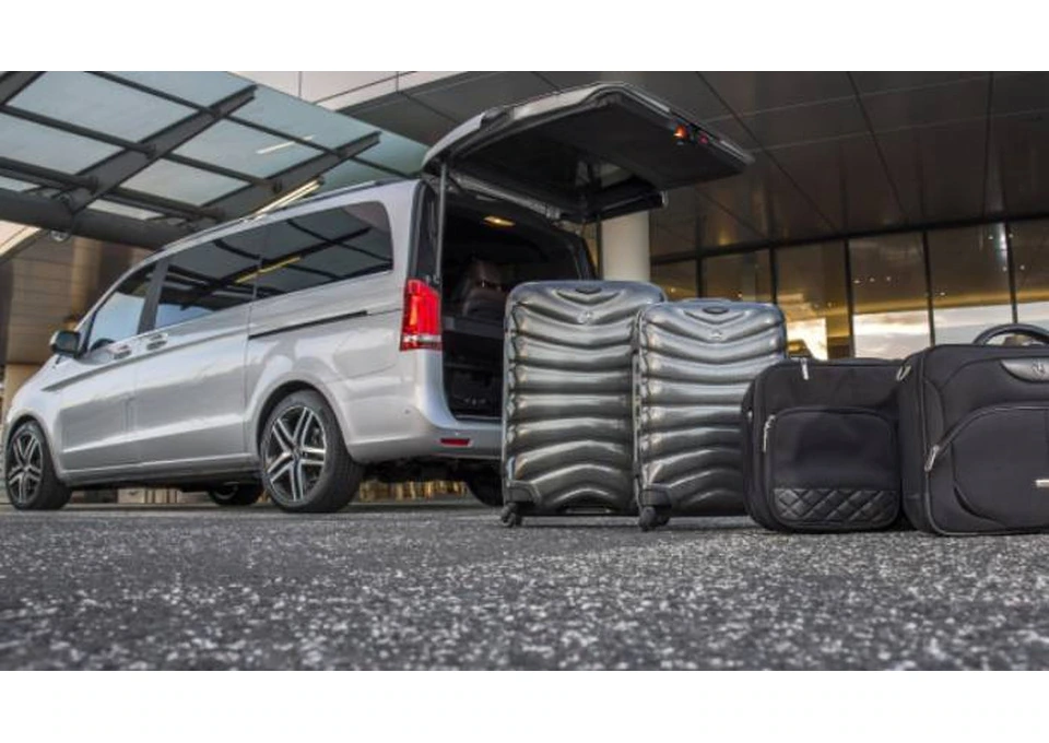 Reliable Maxi Taxi Services in Balwyn photo 1