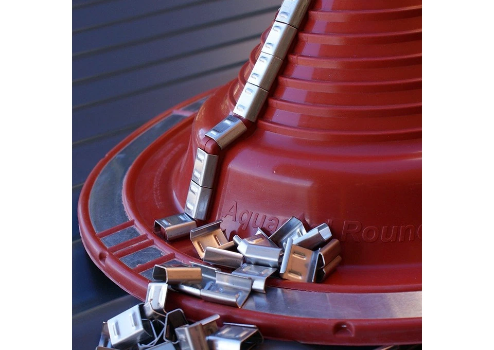 Finish a Pergola Roofline Cleanly with a Roof Riser