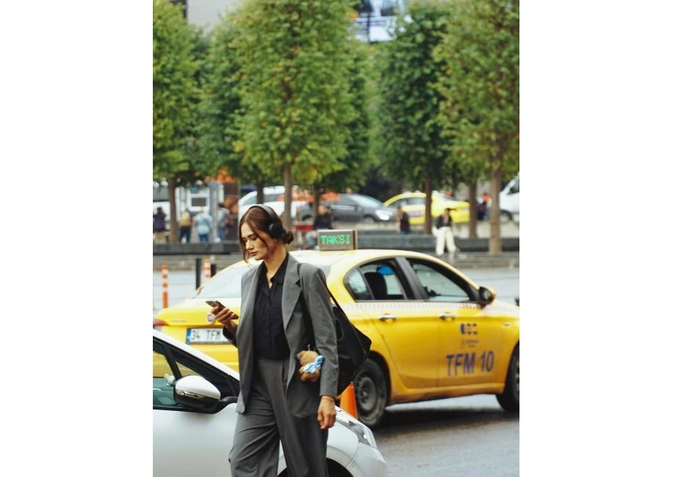 Affordable Maxi Cab Melbourne – Group Rides Made Easy, Book Online Now photo 1
