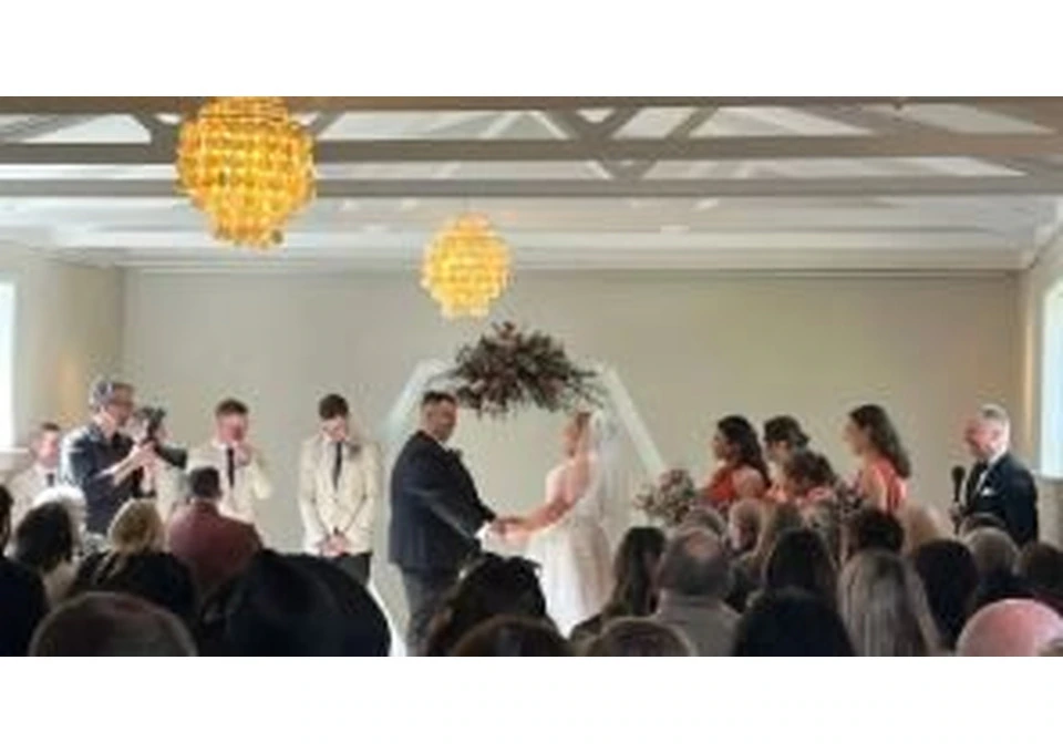 Insights from Melbourne Marriage Celebrant Dwayne Nichols for Your Holiday Season Wedding Plans