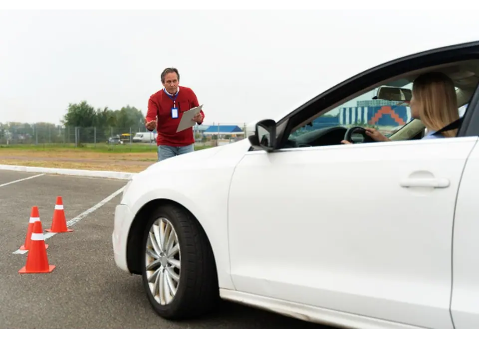 Build Confidence Behind the Wheel with Professional Driving Lessons in Keysborough photo 1