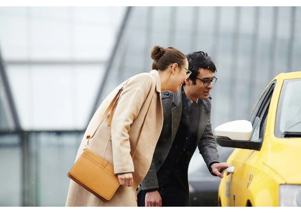 Local Taxi in Golden Point for Fast and Affordable Travel