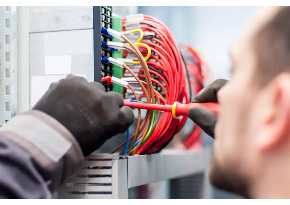 How Do Reliable Commercial Electrician Services Keep Your Business Running Smoothly? photo 1
